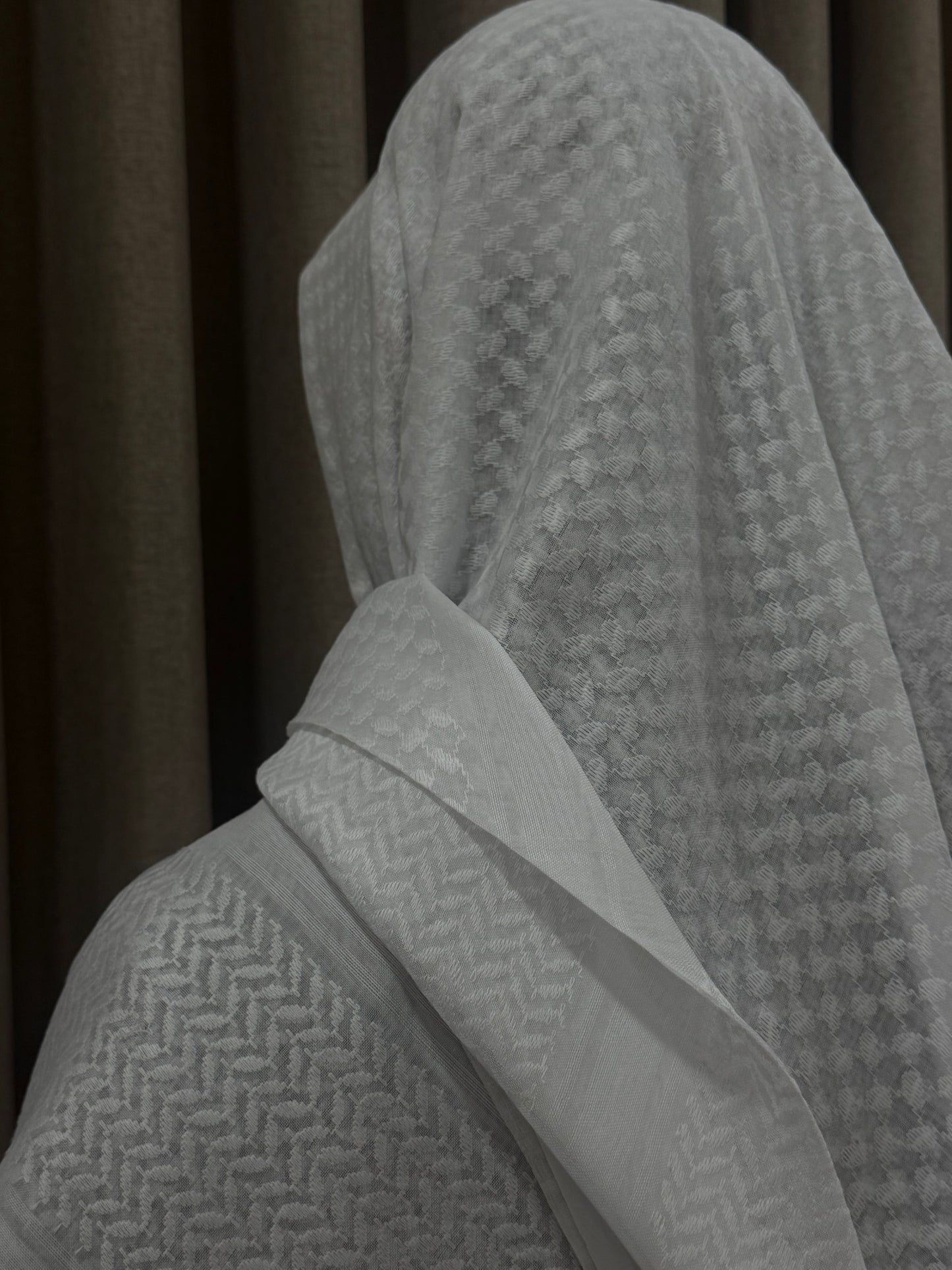 Prestige White Shmagh