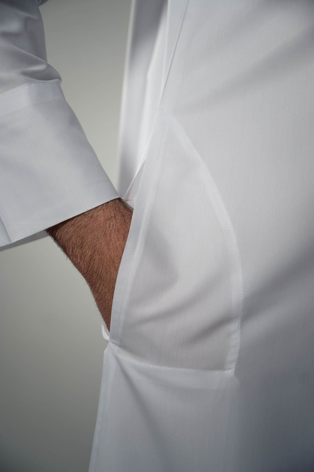 Saudi Thobe / Emirati cut (White)